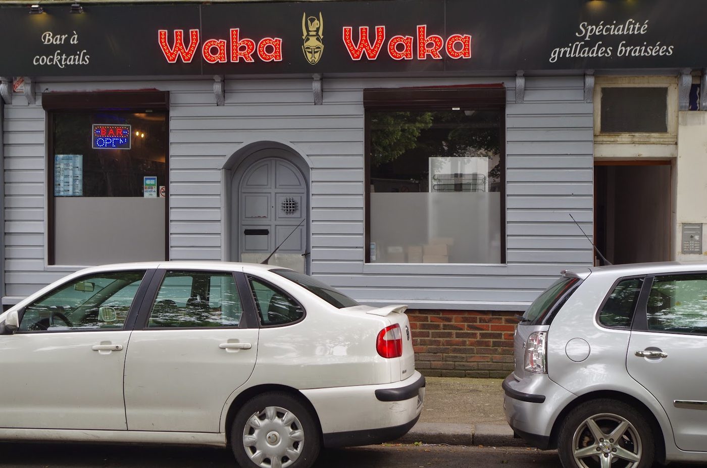 La devanture du restaurant Waka Waka au Havre